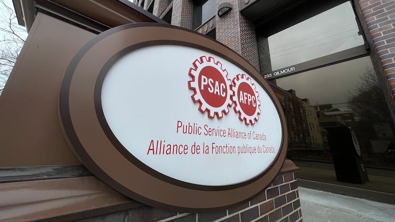 Unions gear up to fight against proposed public service cuts ahead of contract negotiations